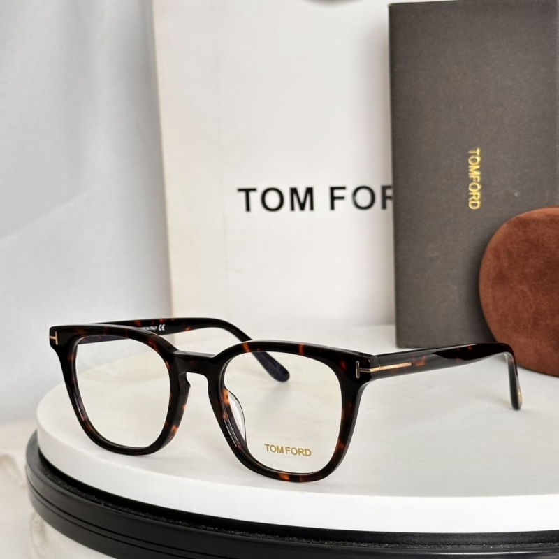 TOM FORD